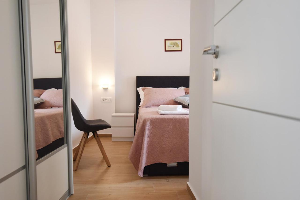 Karlo Apartments 扎达尔 外观 照片