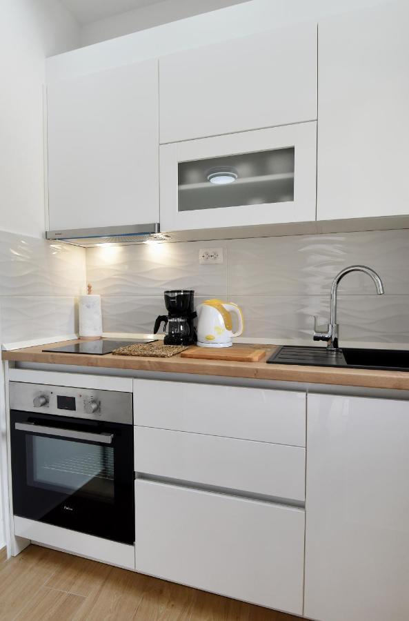 Karlo Apartments 扎达尔 外观 照片